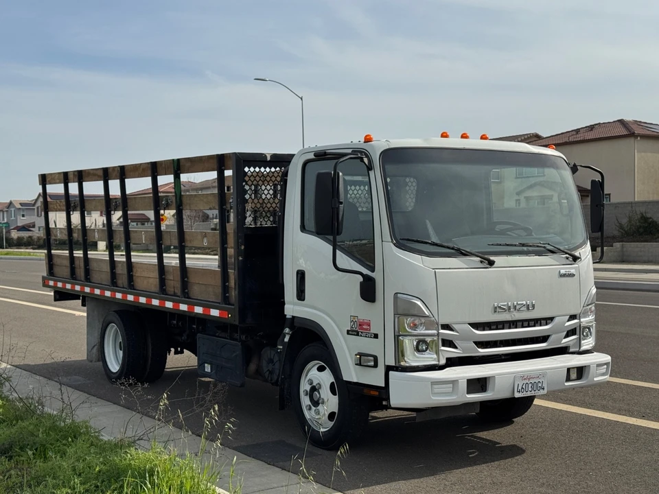 2023 Isuzu Elf - Image 7 of 14