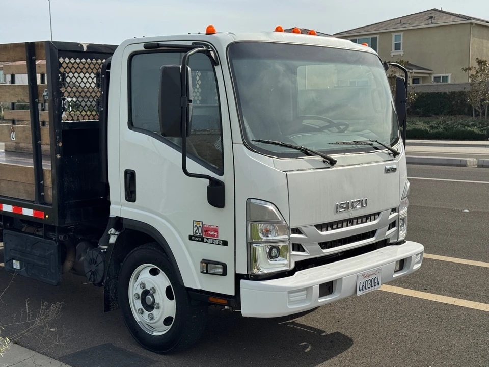 2023 Isuzu Elf - Image 8 of 14