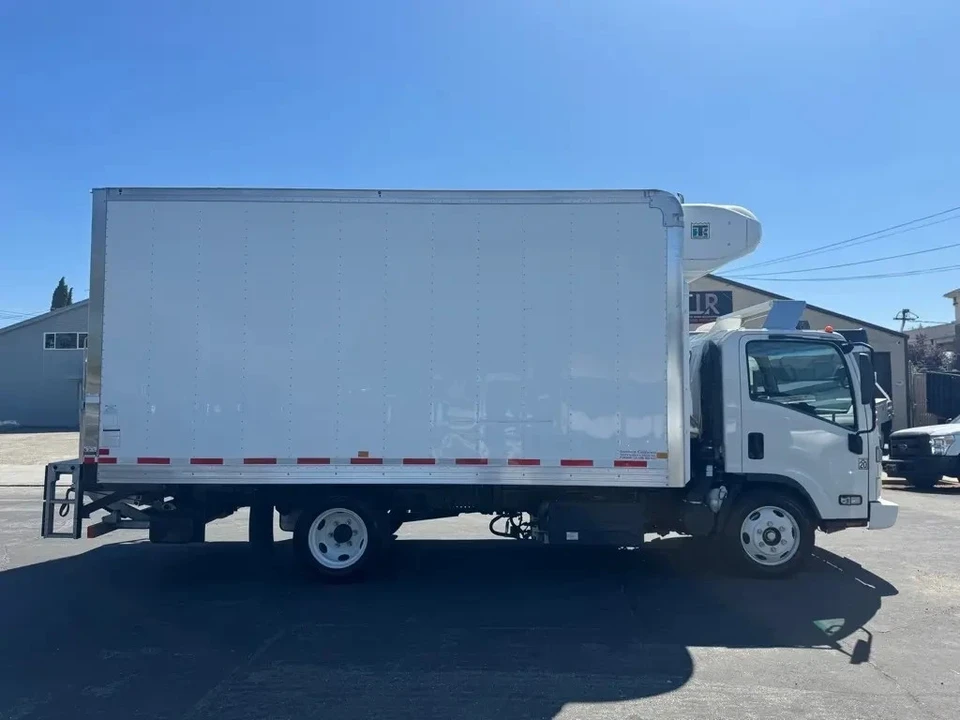 2023 Isuzu - Image 7 of 23
