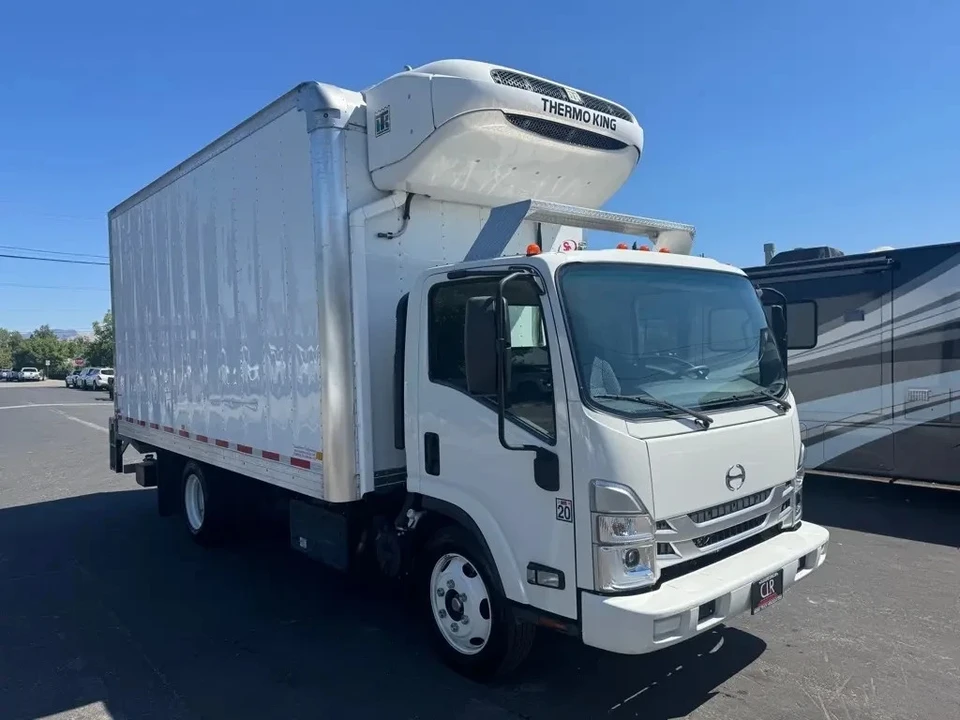 2023 Isuzu Elf - Image 2 of 21
