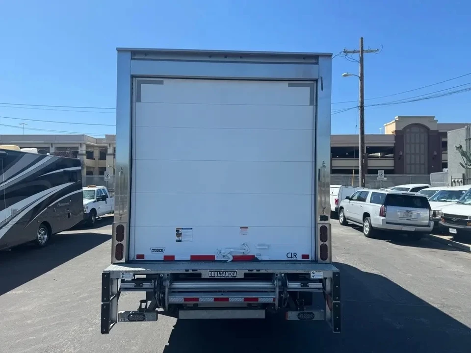 2023 Isuzu Elf - Image 9 of 21