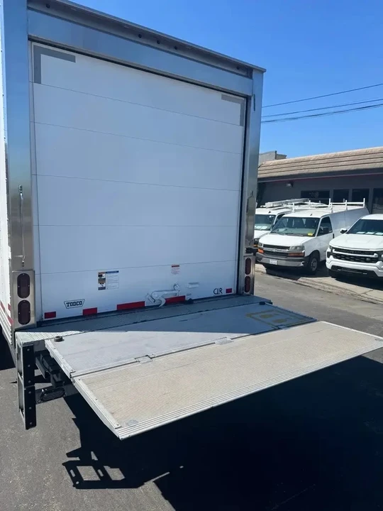 2023 Isuzu Elf - Image 11 of 21