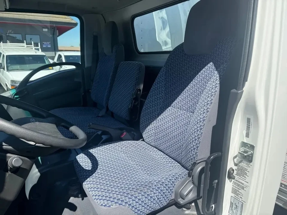 2023 Isuzu Elf - Image 19 of 21
