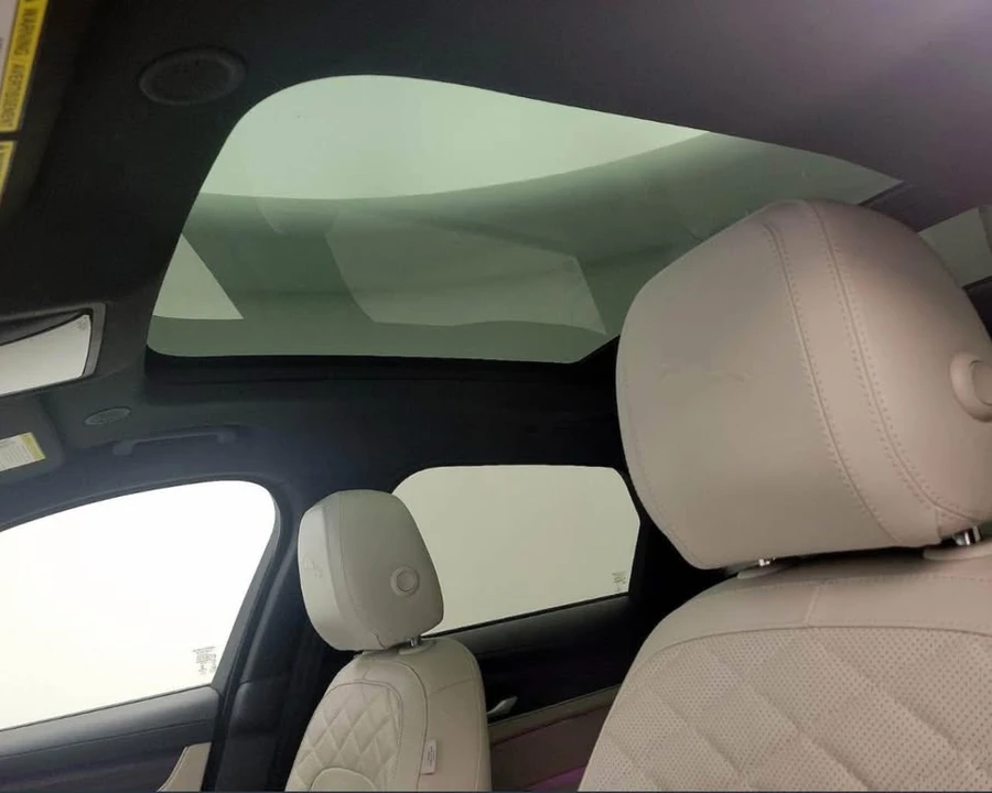 2023 Jaguar F-Pace - Image 4 of 10
