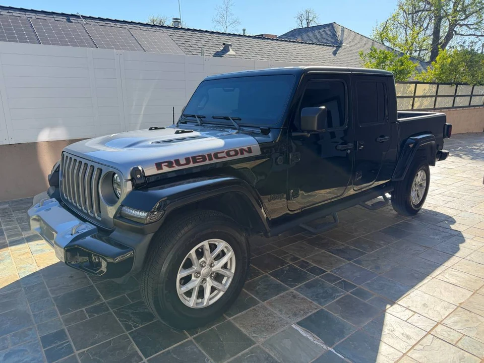 2023 Jeep JT Gladiator - Image 2 of 24