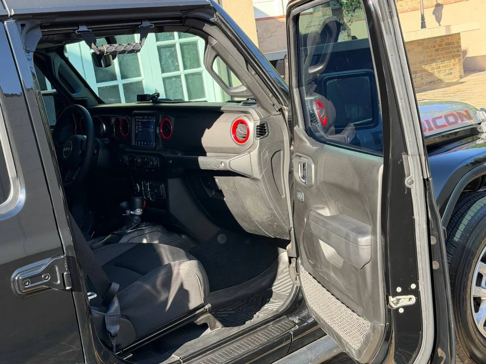 2023 Jeep JT Gladiator - Image 18 of 24