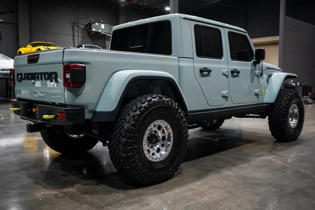 2023 Jeep JT Gladiator - Image 5 of 31
