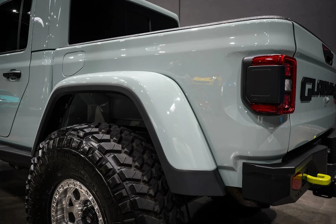 2023 Jeep JT Gladiator - Image 20 of 31
