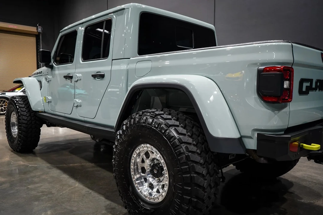 2023 Jeep JT Gladiator - Image 21 of 31