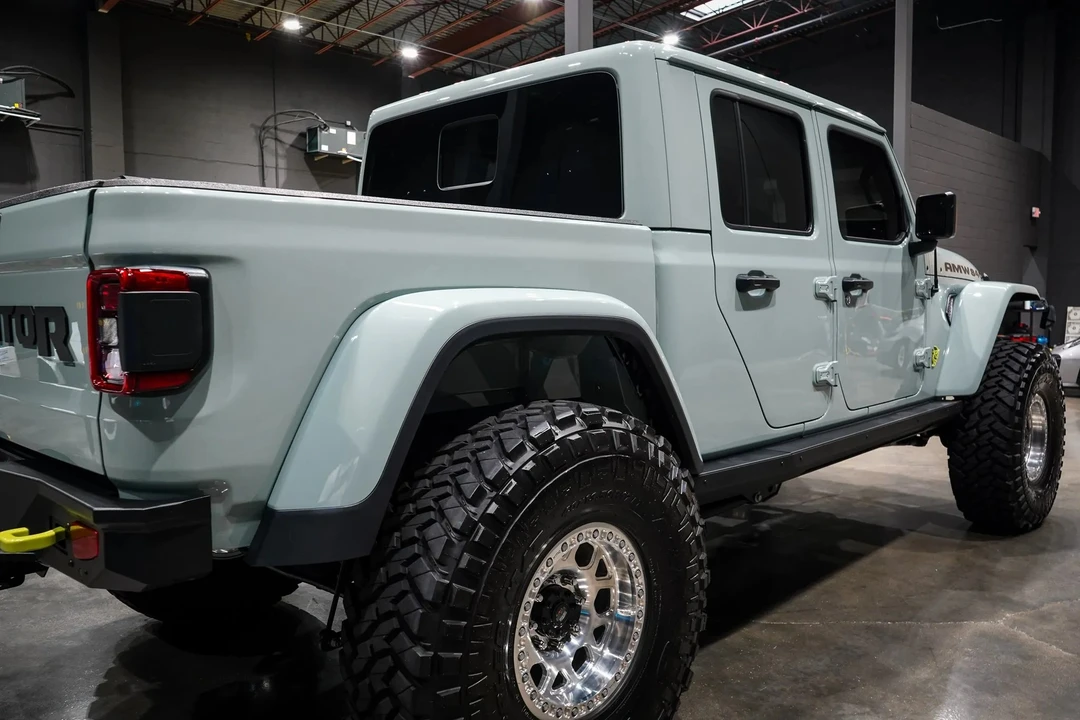 2023 Jeep JT Gladiator - Image 25 of 31
