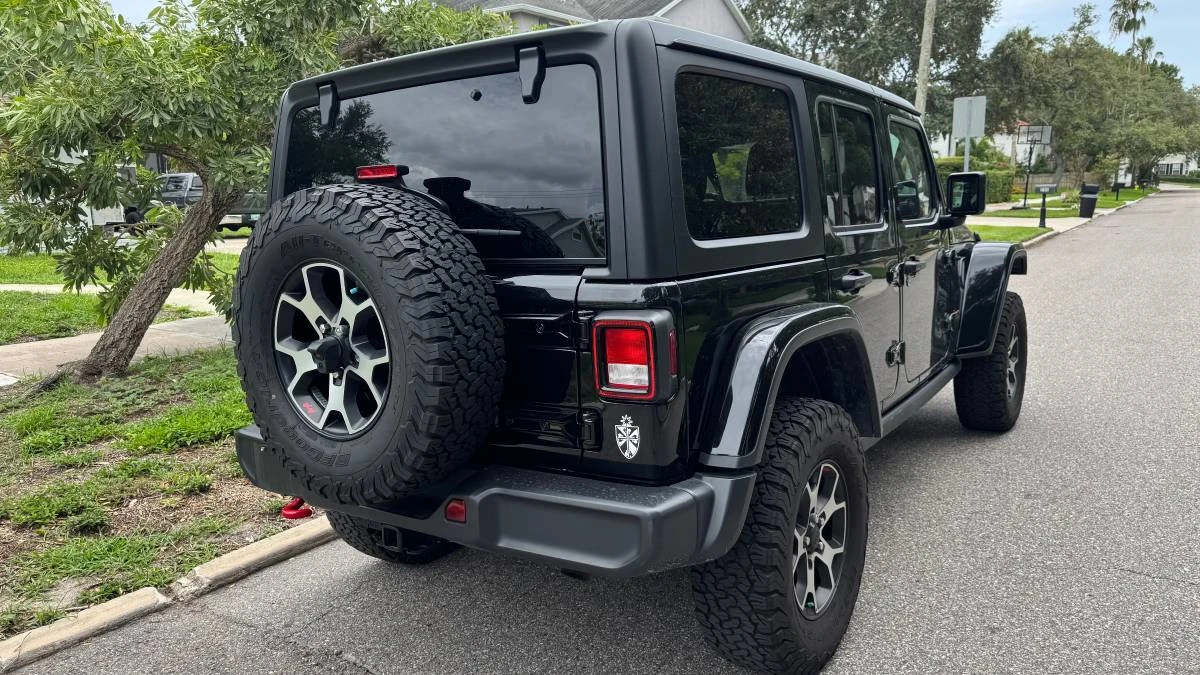 2023 Jeep JL Wrangler - Image 8 of 18