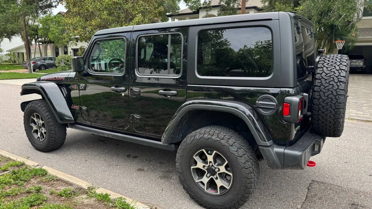 2023 Jeep JL Wrangler - Image 3 of 18