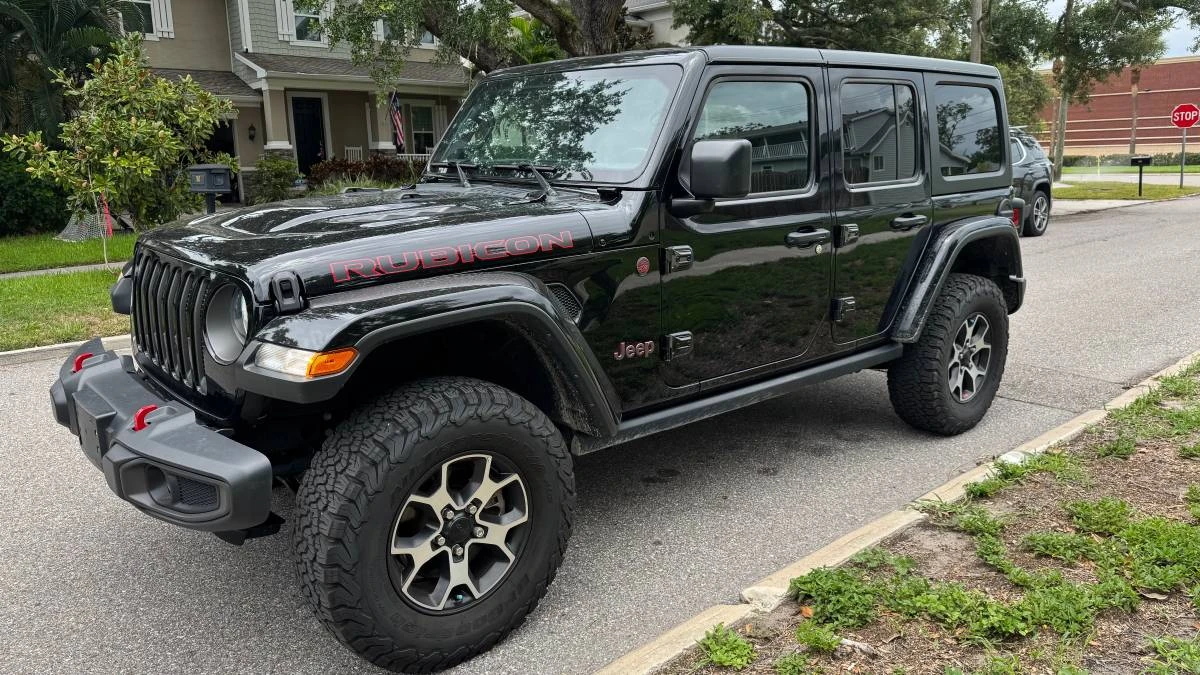 2023 Jeep JL Wrangler - Image 2 of 18