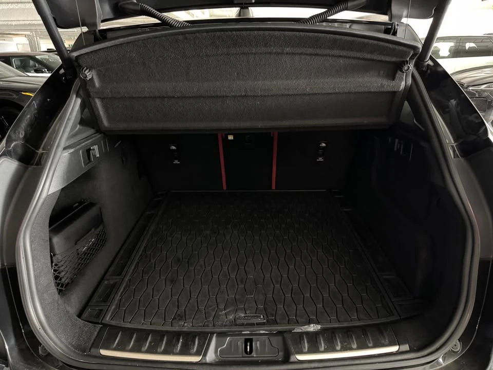 2023 Jaguar F-Pace - Image 6 of 17