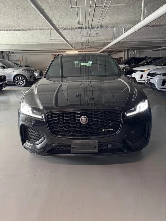 2023 Jaguar F-Pace - Image 2 of 17