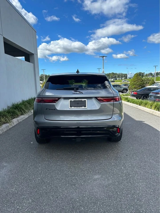 2023 Jaguar F-Pace - Image 3 of 10