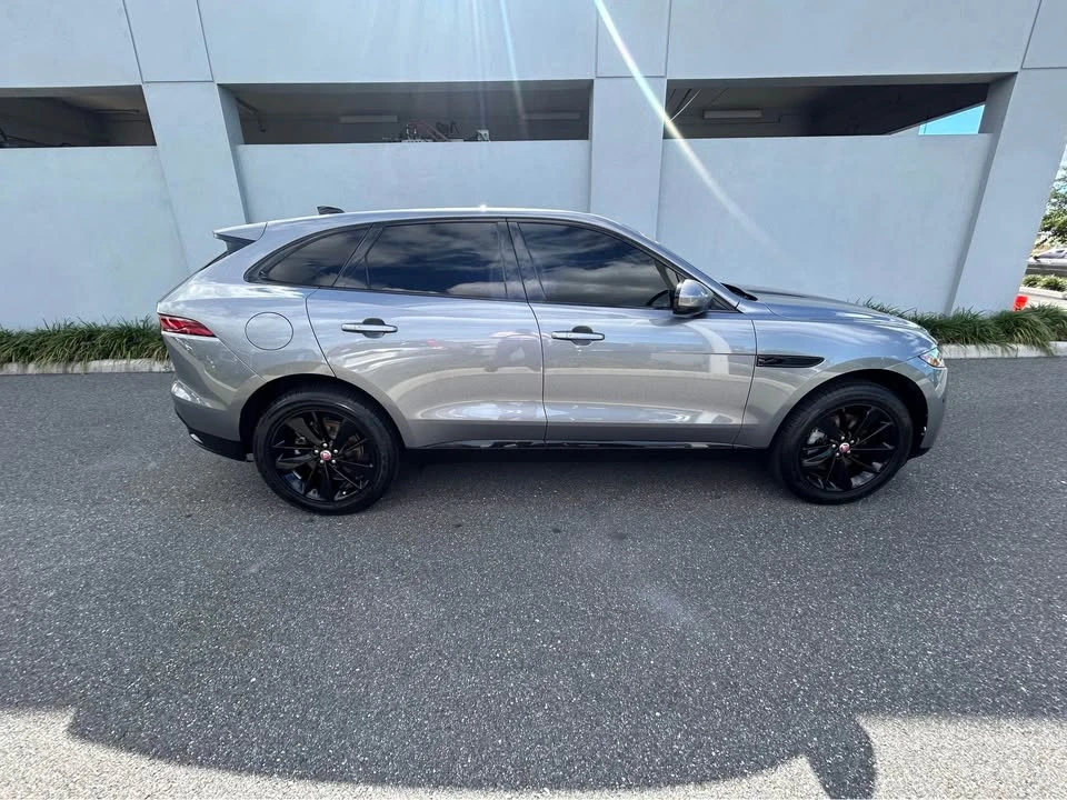 2023 Jaguar F-Pace - Image 4 of 10