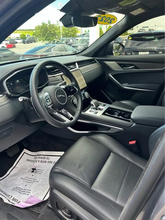 2023 Jaguar F-Pace - Image 10 of 10
