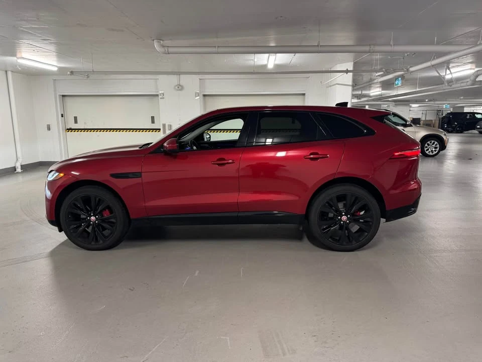 2023 Jaguar F-Pace - Image 2 of 19