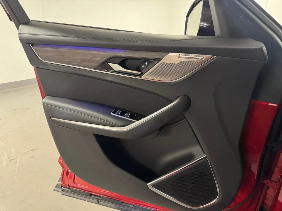 2023 Jaguar F-Pace - Image 19 of 19