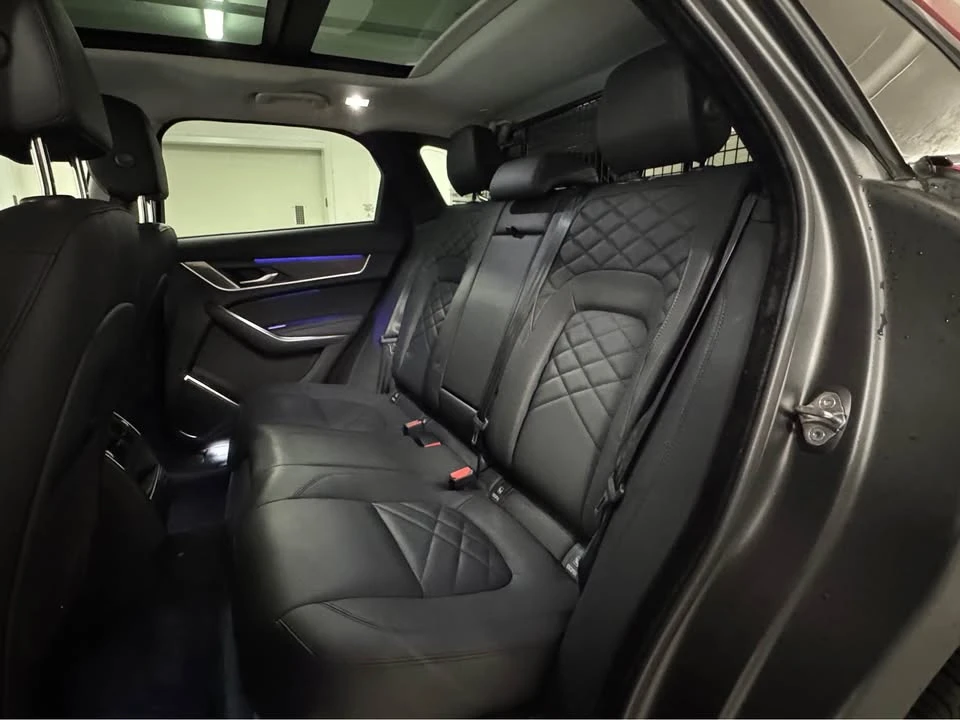 2023 Jaguar F-Pace - Image 12 of 19