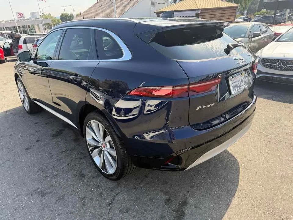 2023 Jaguar F-Pace - Image 4 of 20