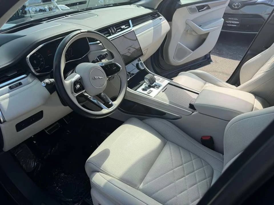 2023 Jaguar F-Pace - Image 11 of 20