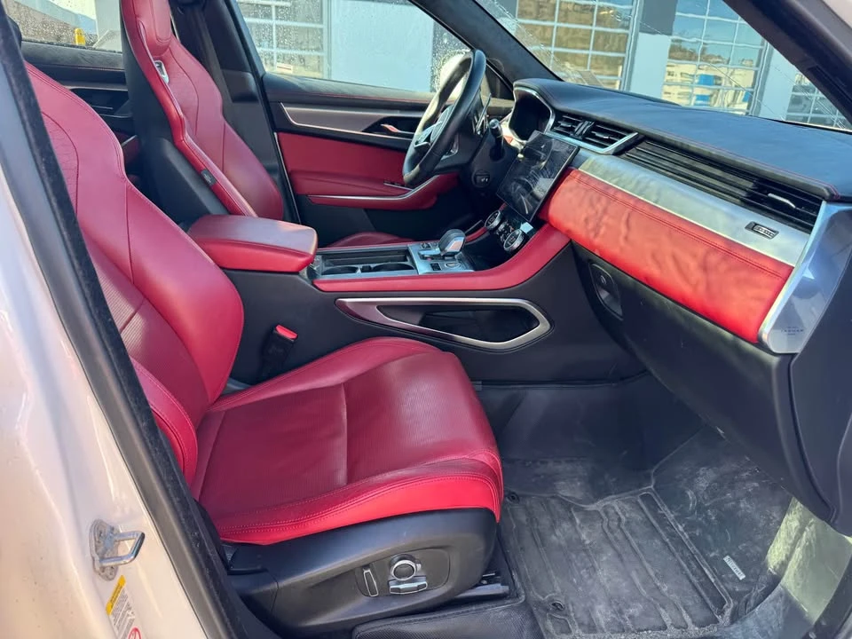 2023 Jaguar F-Pace - Image 6 of 15