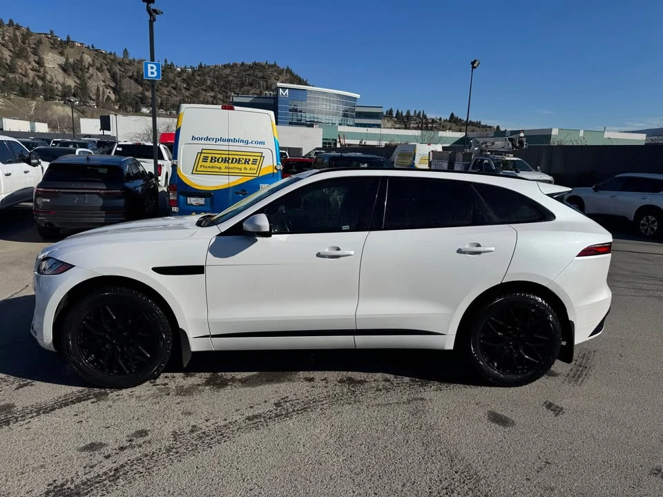 2023 Jaguar F-Pace - Image 2 of 15
