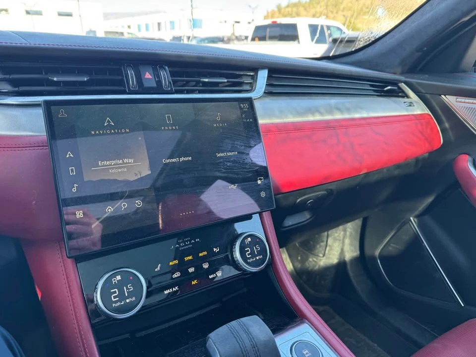 2023 Jaguar F-Pace - Image 11 of 15