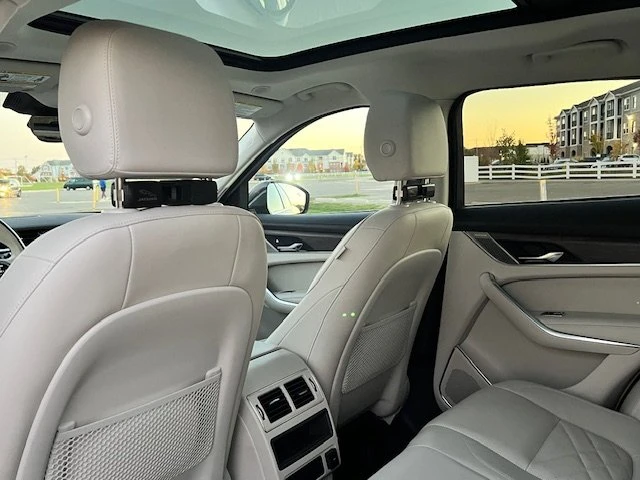2023 Jaguar F-Pace - Image 17 of 20