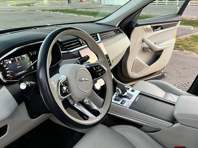 2023 Jaguar F-Pace - Image 6 of 20