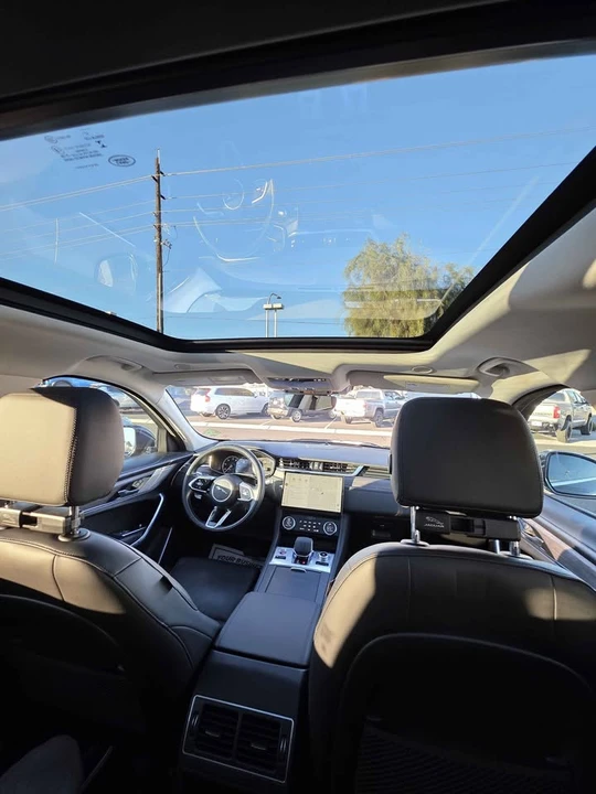 2023 Jaguar F-Pace - Image 7 of 8
