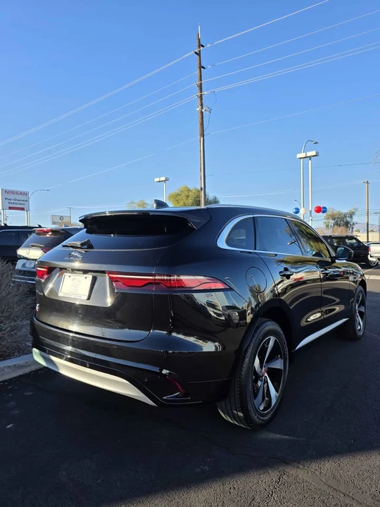 2023 Jaguar F-Pace - Image 4 of 8