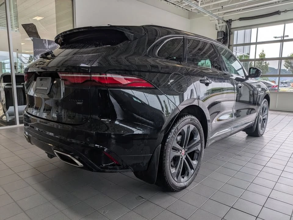 2023 Jaguar F-Pace - Image 6 of 10