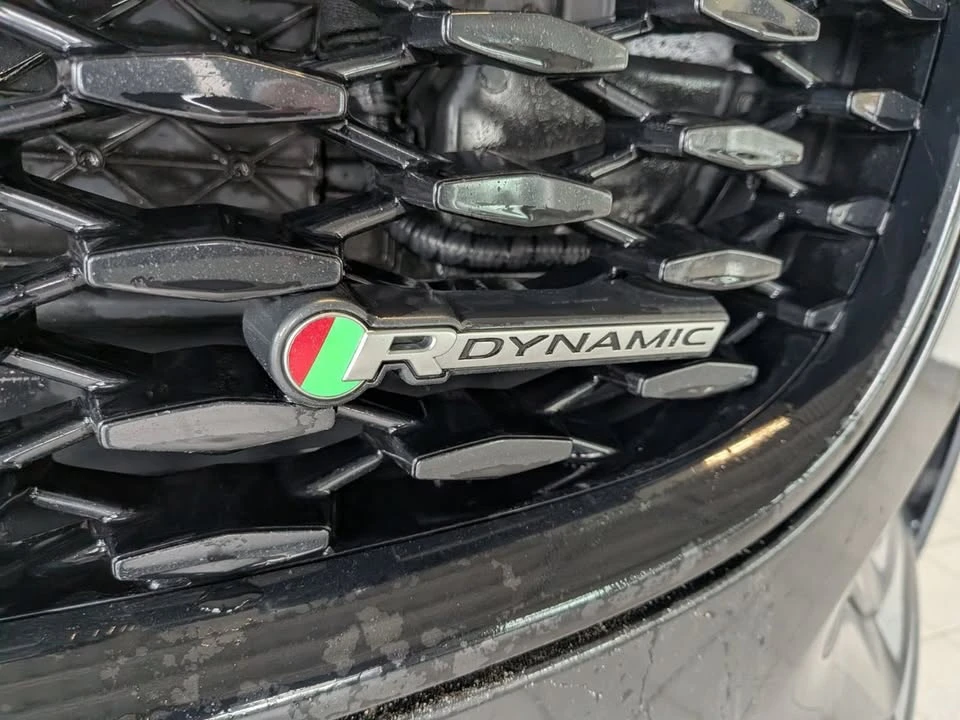 2023 Jaguar F-Pace - Image 8 of 10