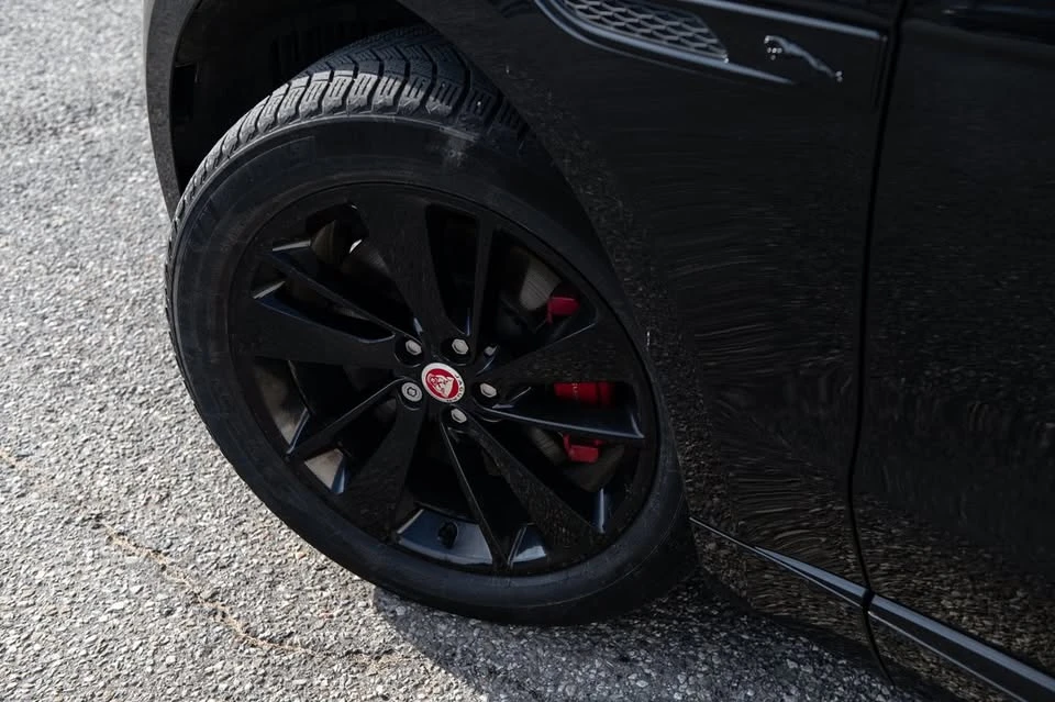 2023 Jaguar F-Pace - Image 8 of 20