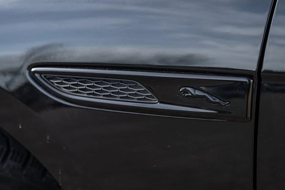 2023 Jaguar F-Pace - Image 12 of 20