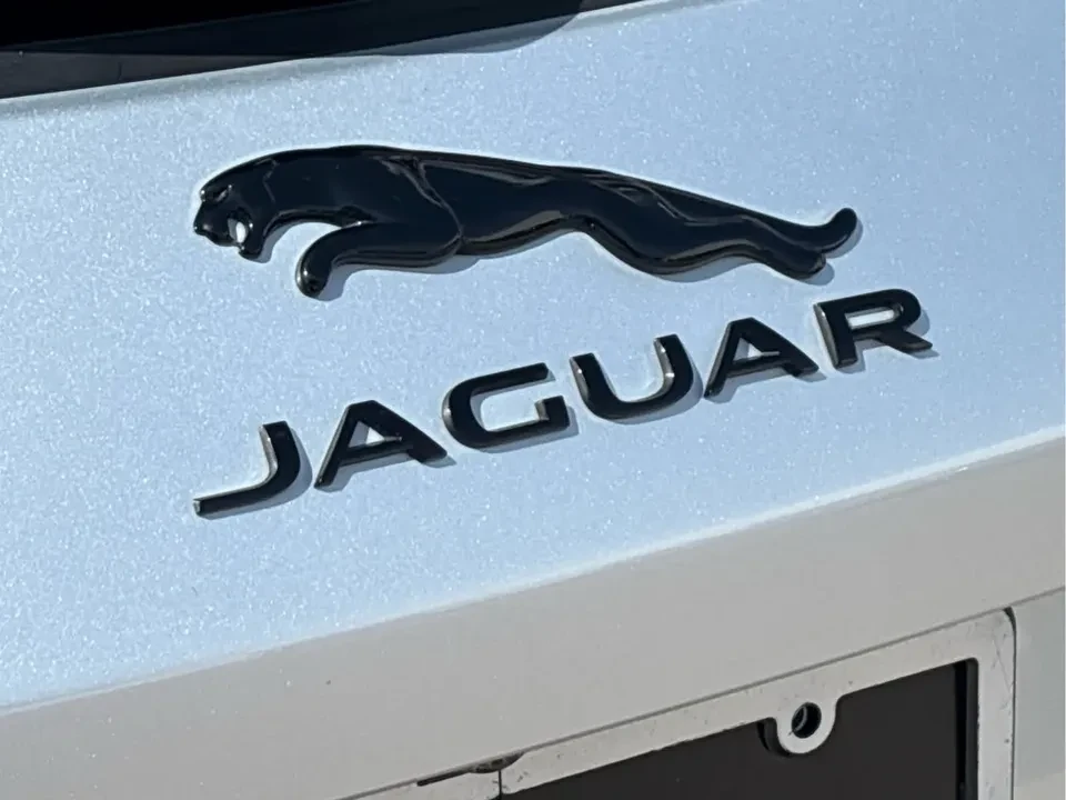 2023 Jaguar F-Pace - Image 8 of 19