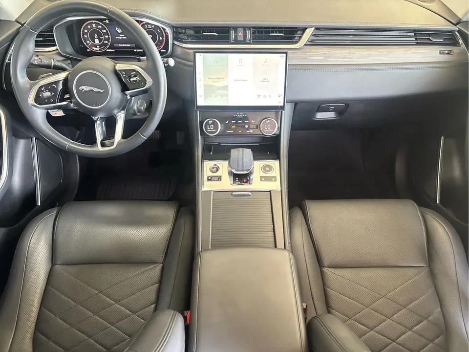 2023 Jaguar F-Pace - Image 14 of 19