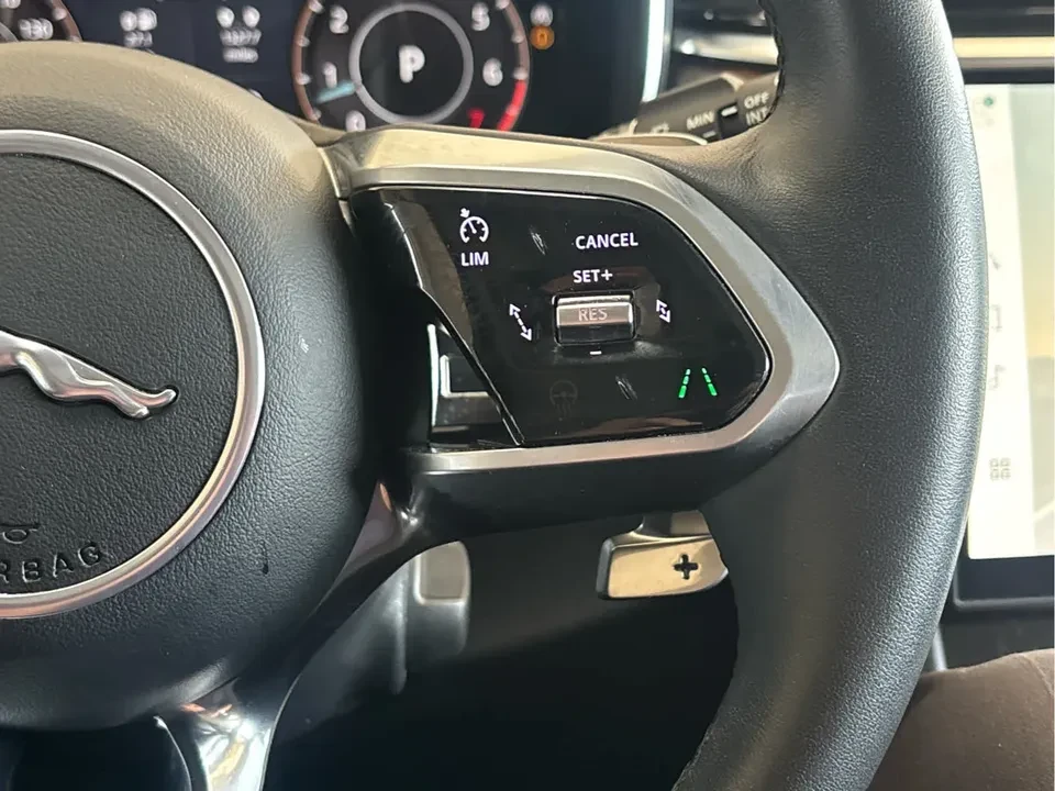 2023 Jaguar F-Pace - Image 16 of 19