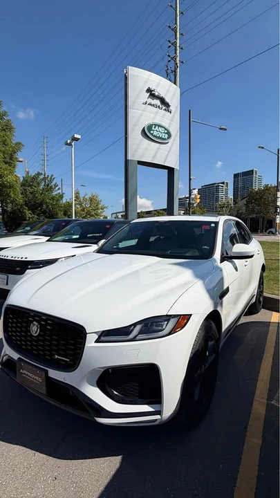 2023 Jaguar F-Pace - Image 2 of 13
