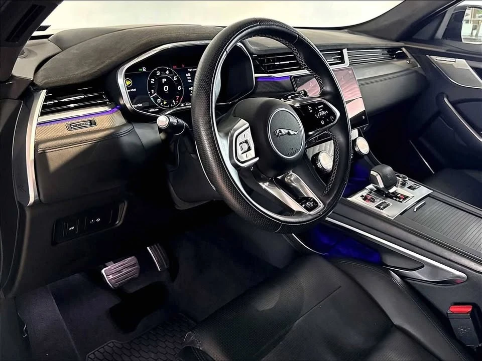 2023 Jaguar F-Pace - Image 4 of 20