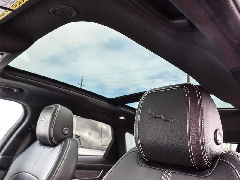 2023 Jaguar F-Pace - Image 9 of 10