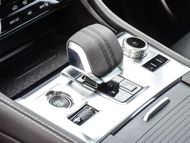 2023 Jaguar F-Pace - Image 5 of 10