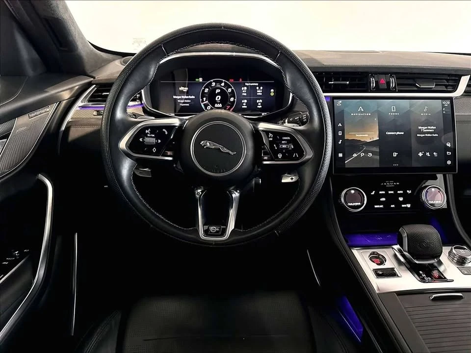 2023 Jaguar F-Pace - Image 13 of 20