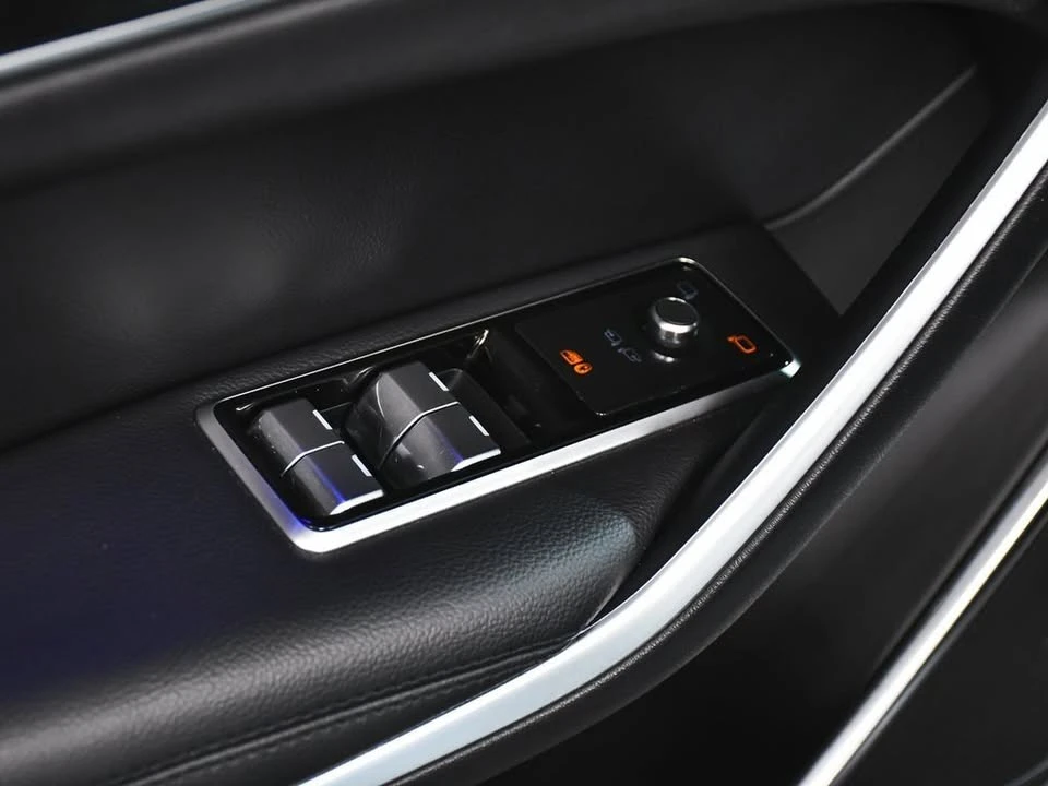 2023 Jaguar F-Pace - Image 10 of 20