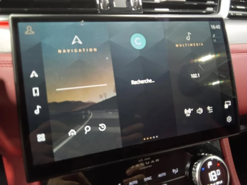 2023 Jaguar F-Pace - Image 14 of 20