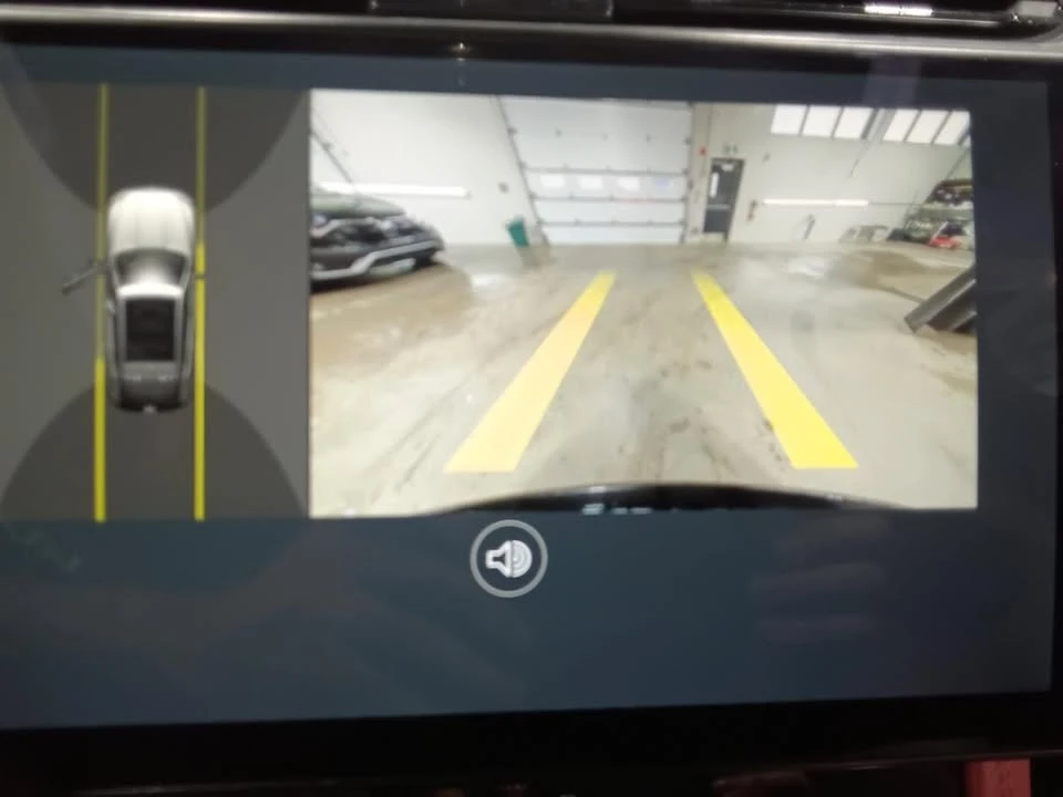 2023 Jaguar F-Pace - Image 15 of 20