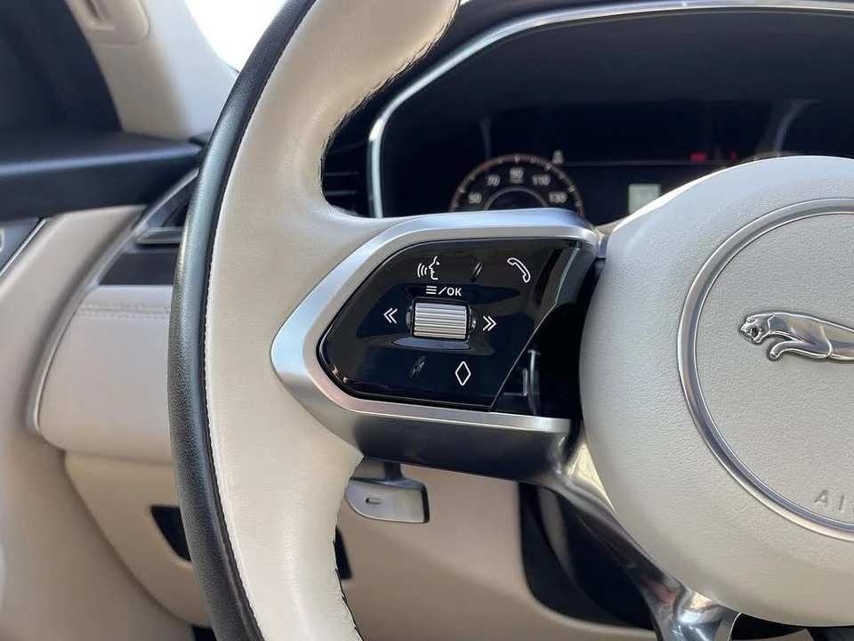 2023 Jaguar F-Pace - Image 13 of 20